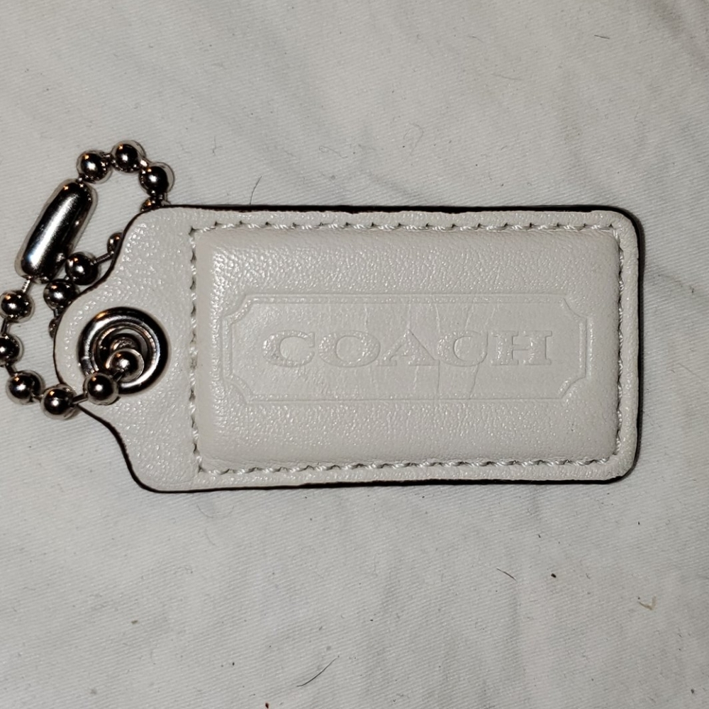 EUC Coach Cream/Off-white Leather Hangtag